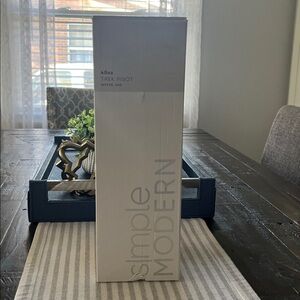 Simple Modern Trek Pivot Water Jug